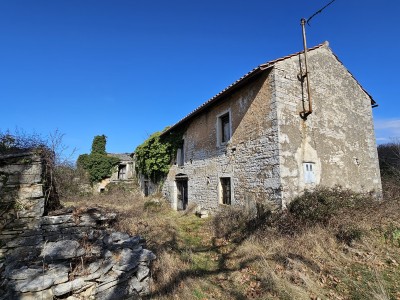Stone house in the vicinity of Buje 6