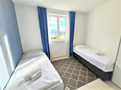 Penthouse in the first row to the sea 13
