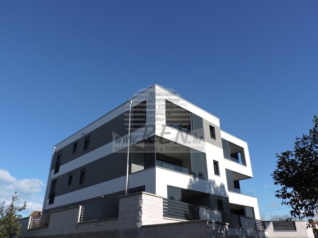 Stan u Umagu sa krovnom terasom  - top lokacija 150 m od mora! 15