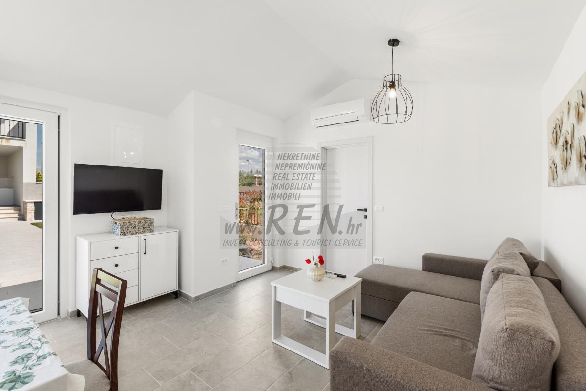 Luksuzna vila s bazenom u Brtonigli 33