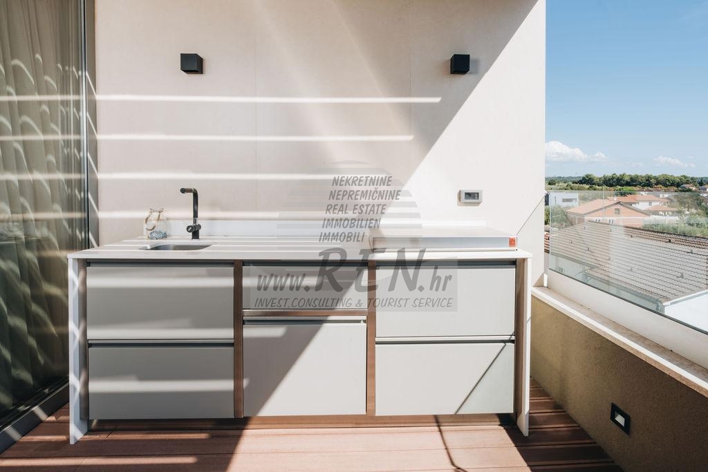 Luxuriöse Wohnung zum Verkauf im schönen Novigrad mit Meerblick 15