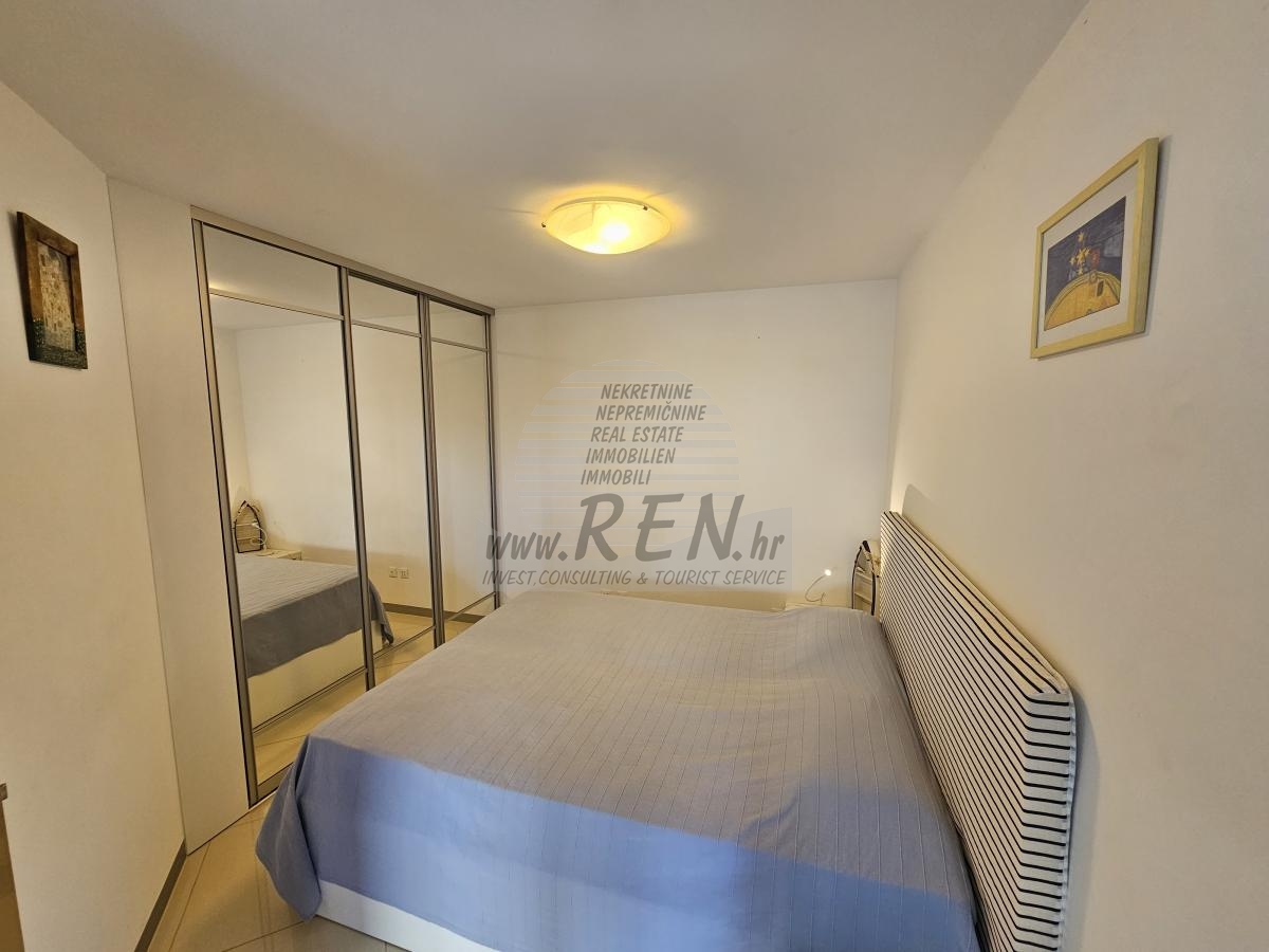 Apartment in Novigrad 19