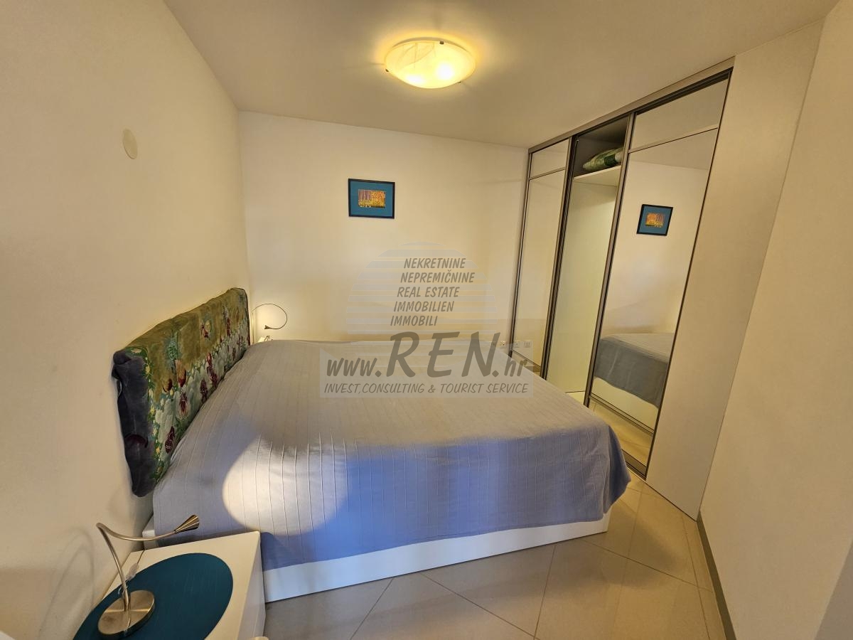 Apartment in Novigrad 14