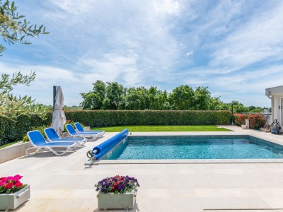Haus mit Swimmingpool in ruhiger Lage in Novigrad 4
