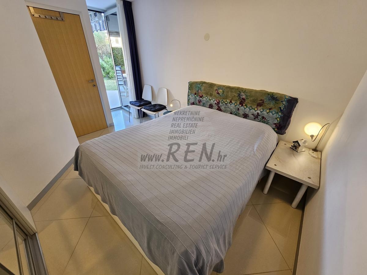 Apartment in Novigrad 13