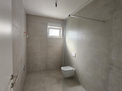 Doppelhaushälfte mit Pool in Strandnähe in Novigrad 11