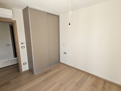 Luksuzni stan u prizemlju s privatnim vrtom – premium novogradnja, Novigrad 13