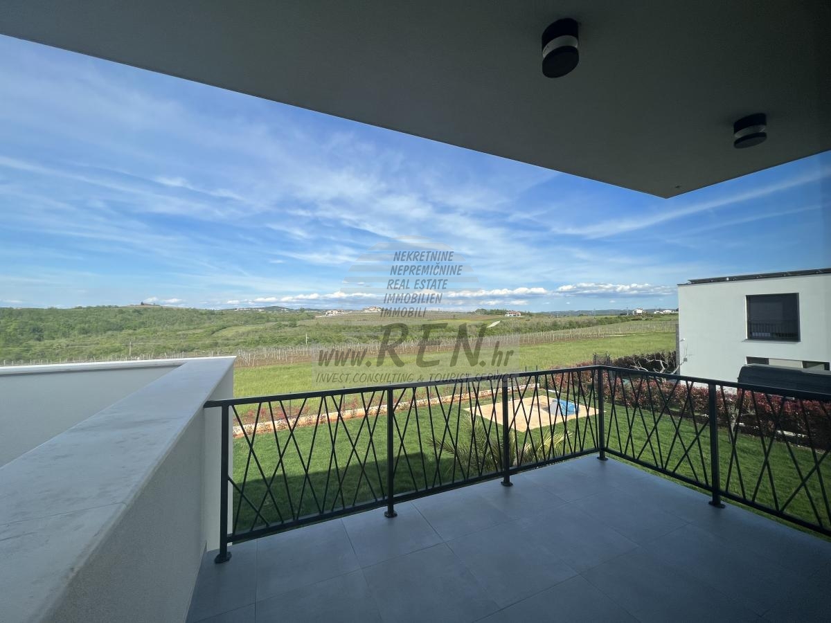 Villa in the vicinity of Novigrad 11