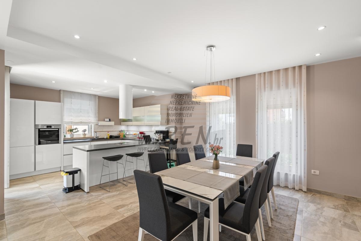 Haus mit Swimmingpool in ruhiger Lage in Novigrad 11