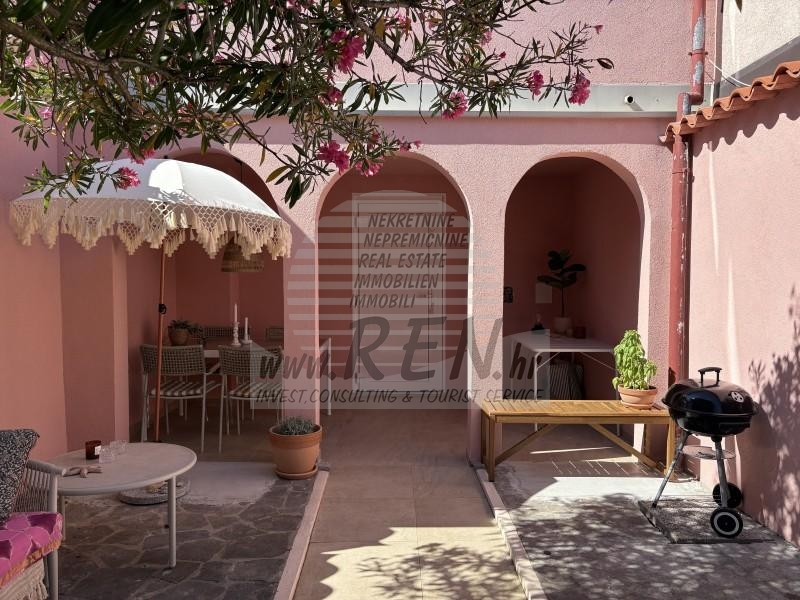 Sea View Home Just Steps from the Beach – Mareda 5