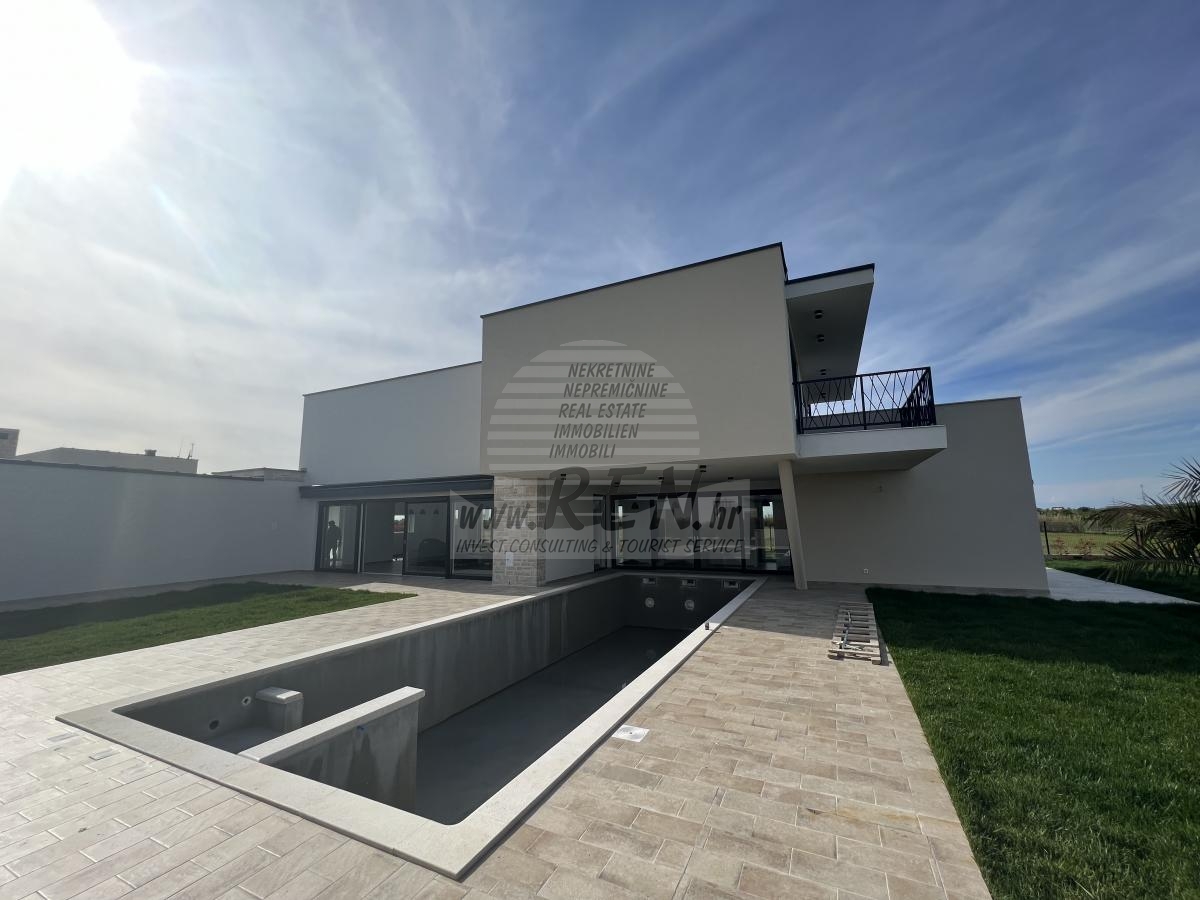 Villa in the vicinity of Novigrad 1