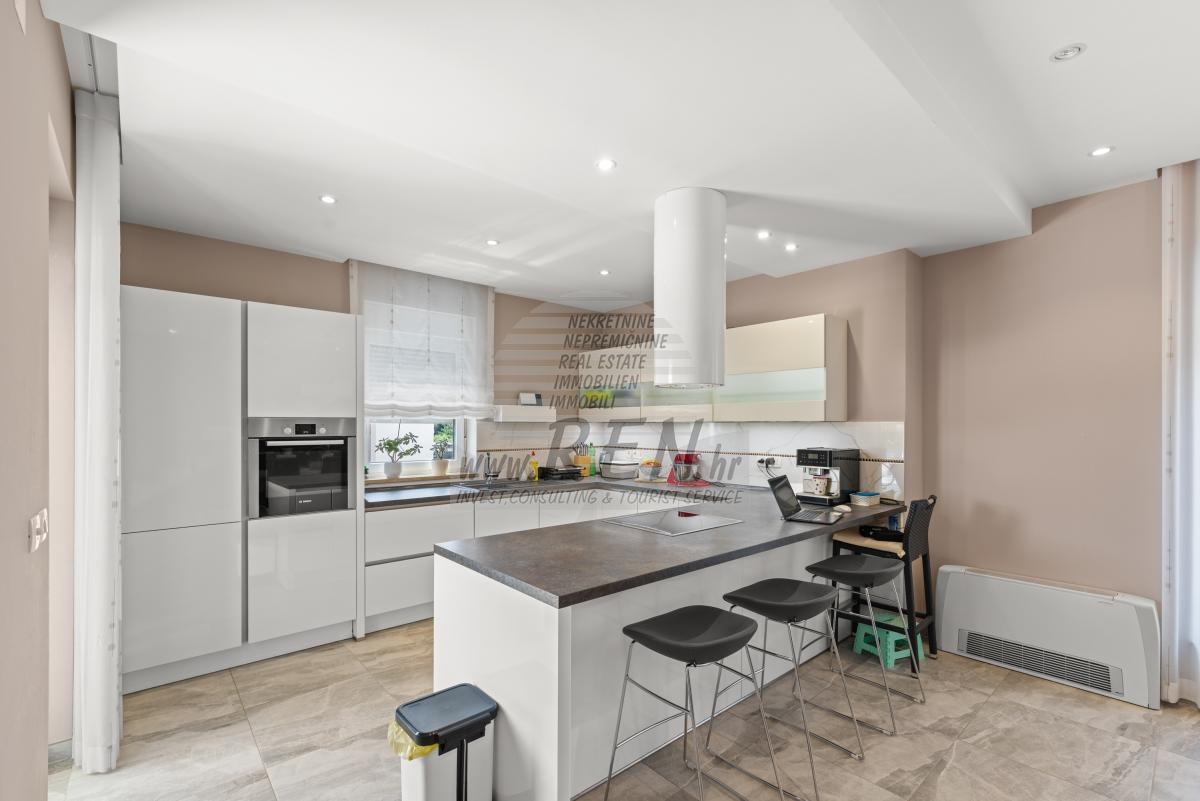 Haus mit Swimmingpool in ruhiger Lage in Novigrad 12