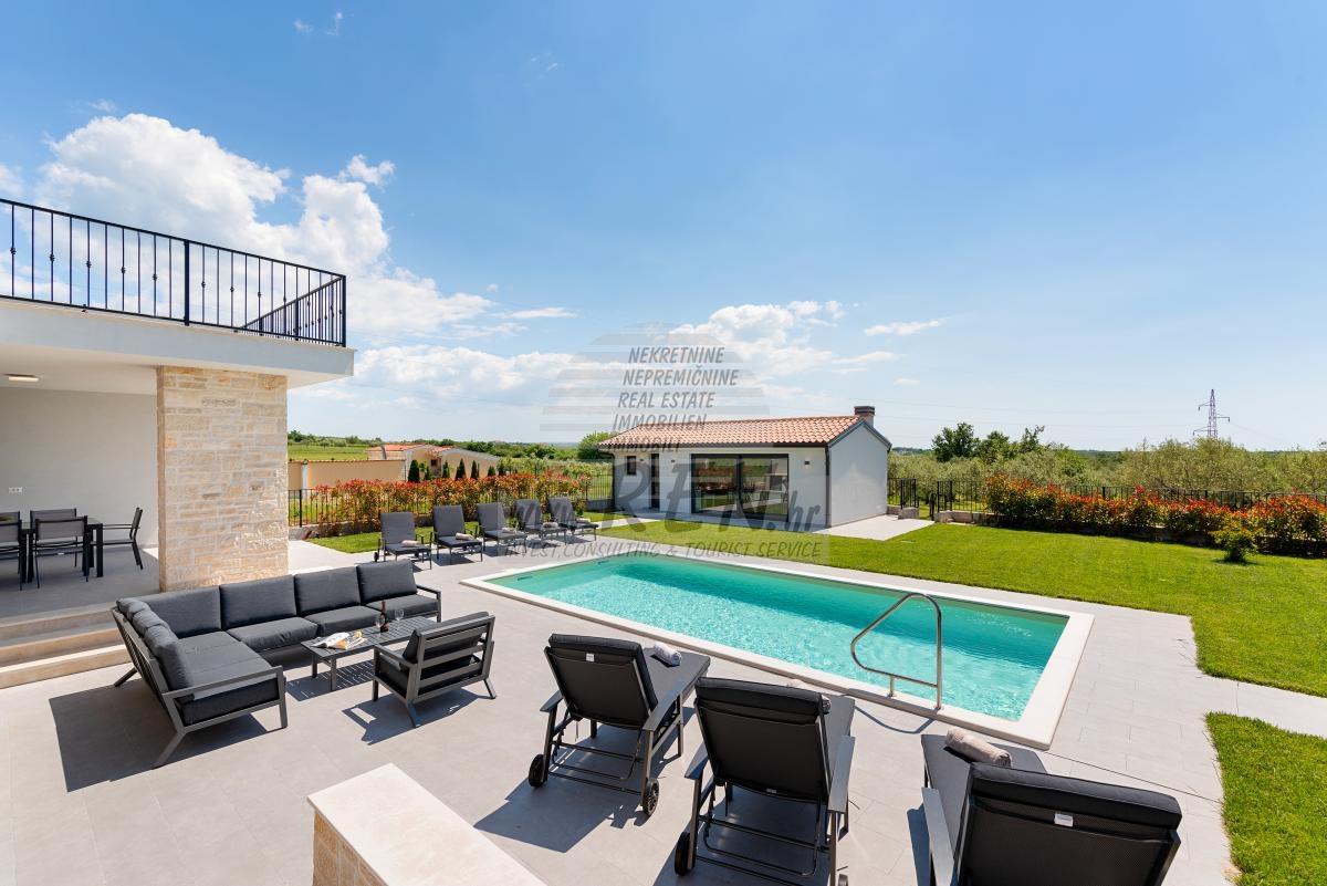 Luksuzna vila s bazenom u Brtonigli 7