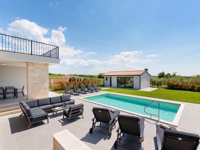 Luksuzna vila s bazenom u Brtonigli 7