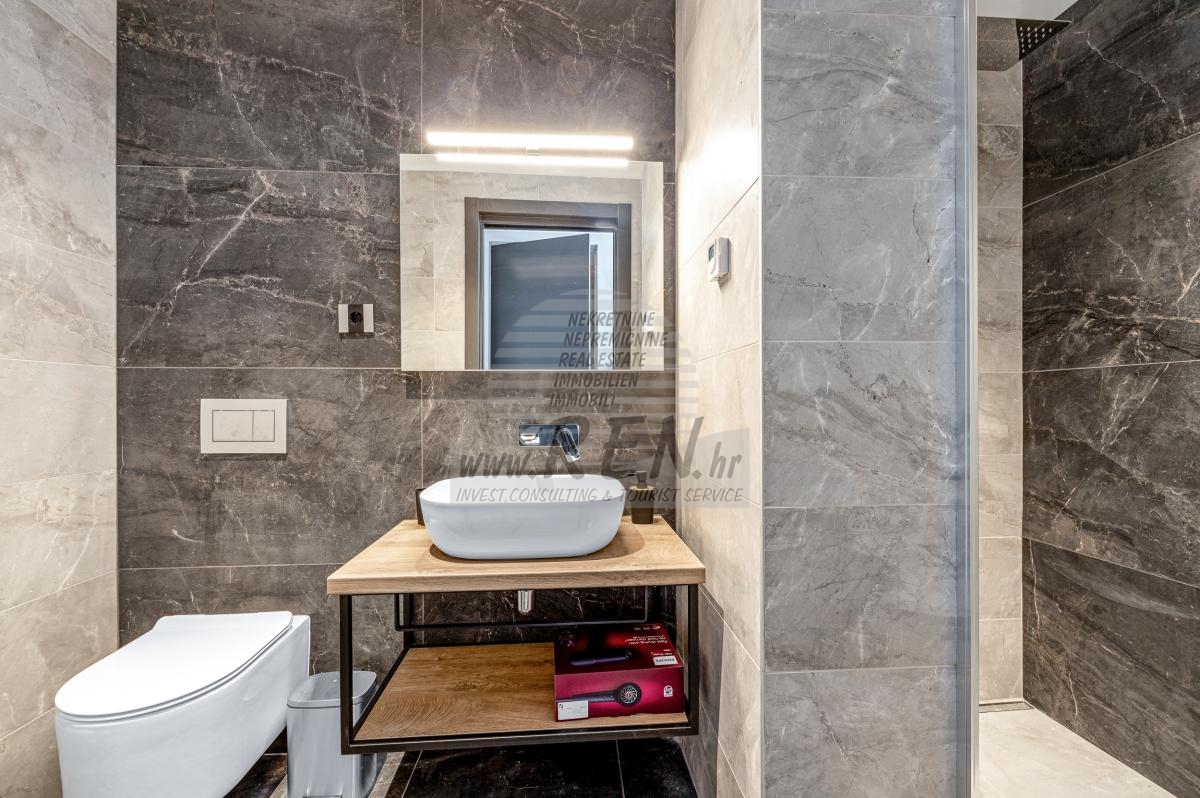 Luxury Villa with a unique view in Istria 36