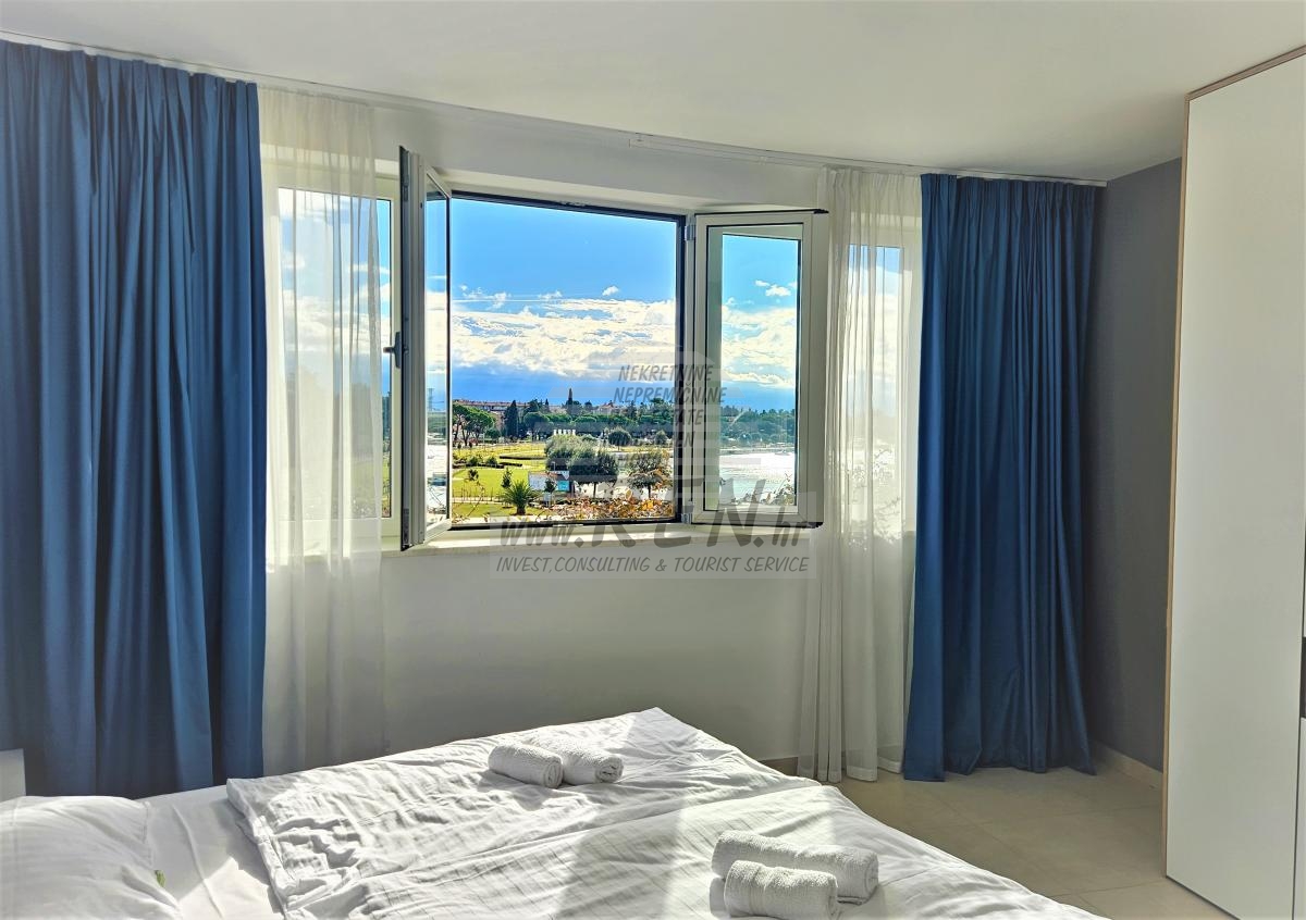 Penthouse in the first row to the sea 12