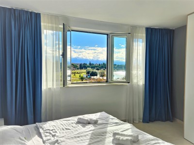 Penthouse in the first row to the sea 12