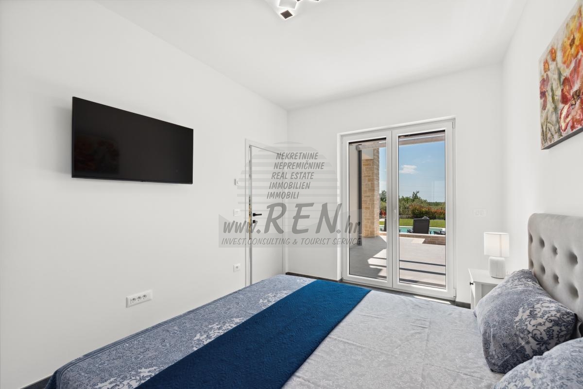 Luksuzna vila s bazenom u Brtonigli 43
