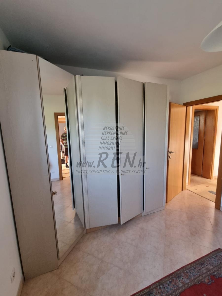 Samostojeća kuća sa dva stana u okolici Rovinja 15