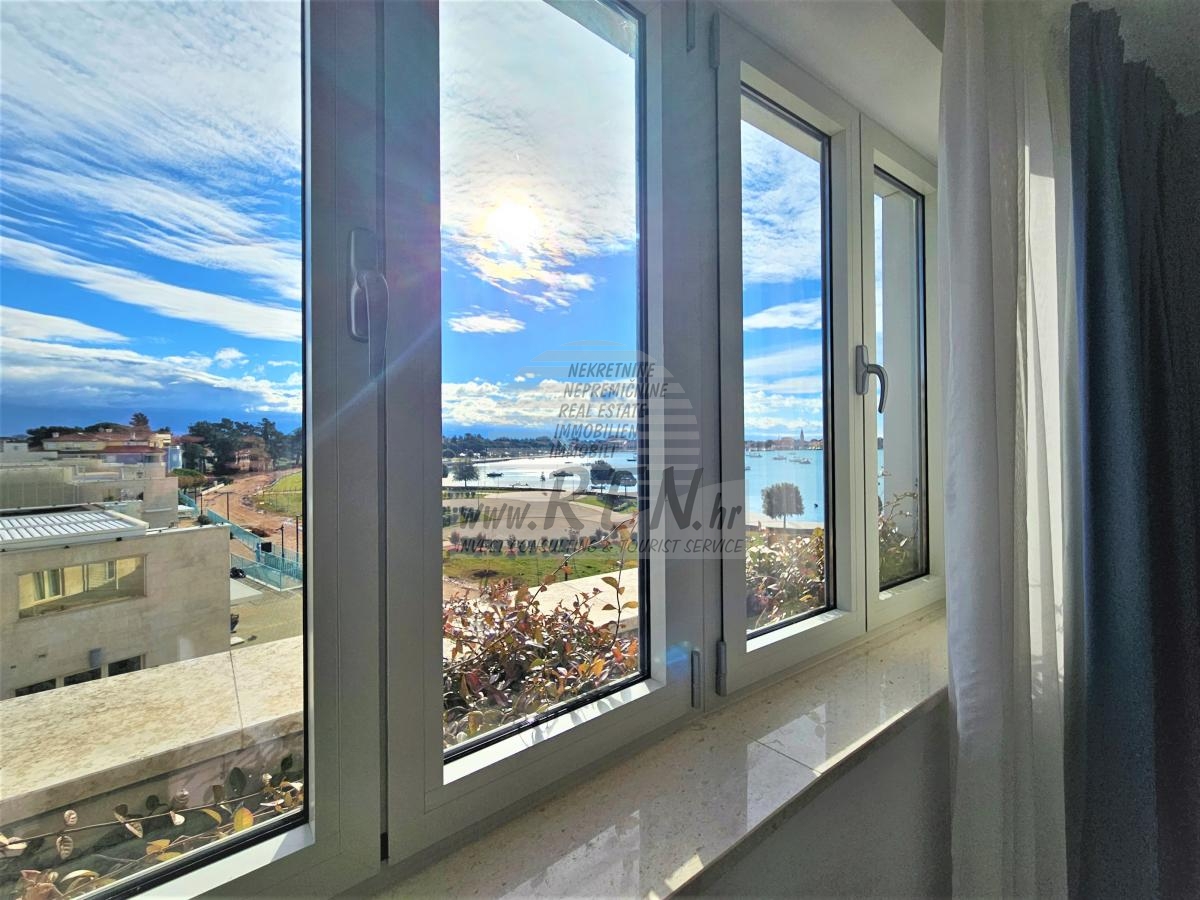Penthouse in the first row to the sea 1