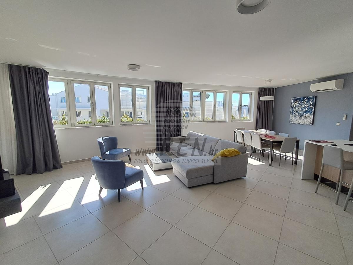 Penthouse in the first row to the sea 7