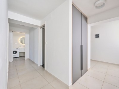 Apartment in the first row to the sea with elevator and garage 7