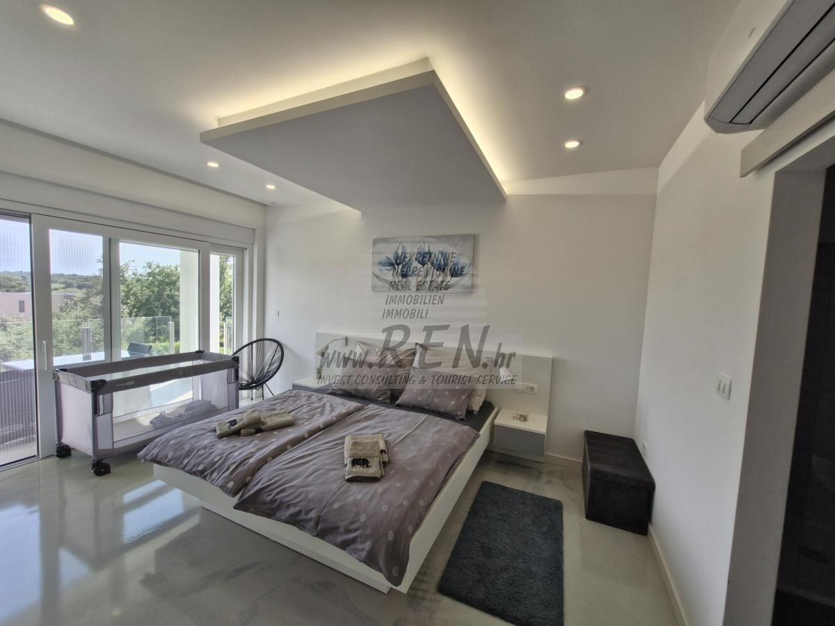 Dom Novigrad 11