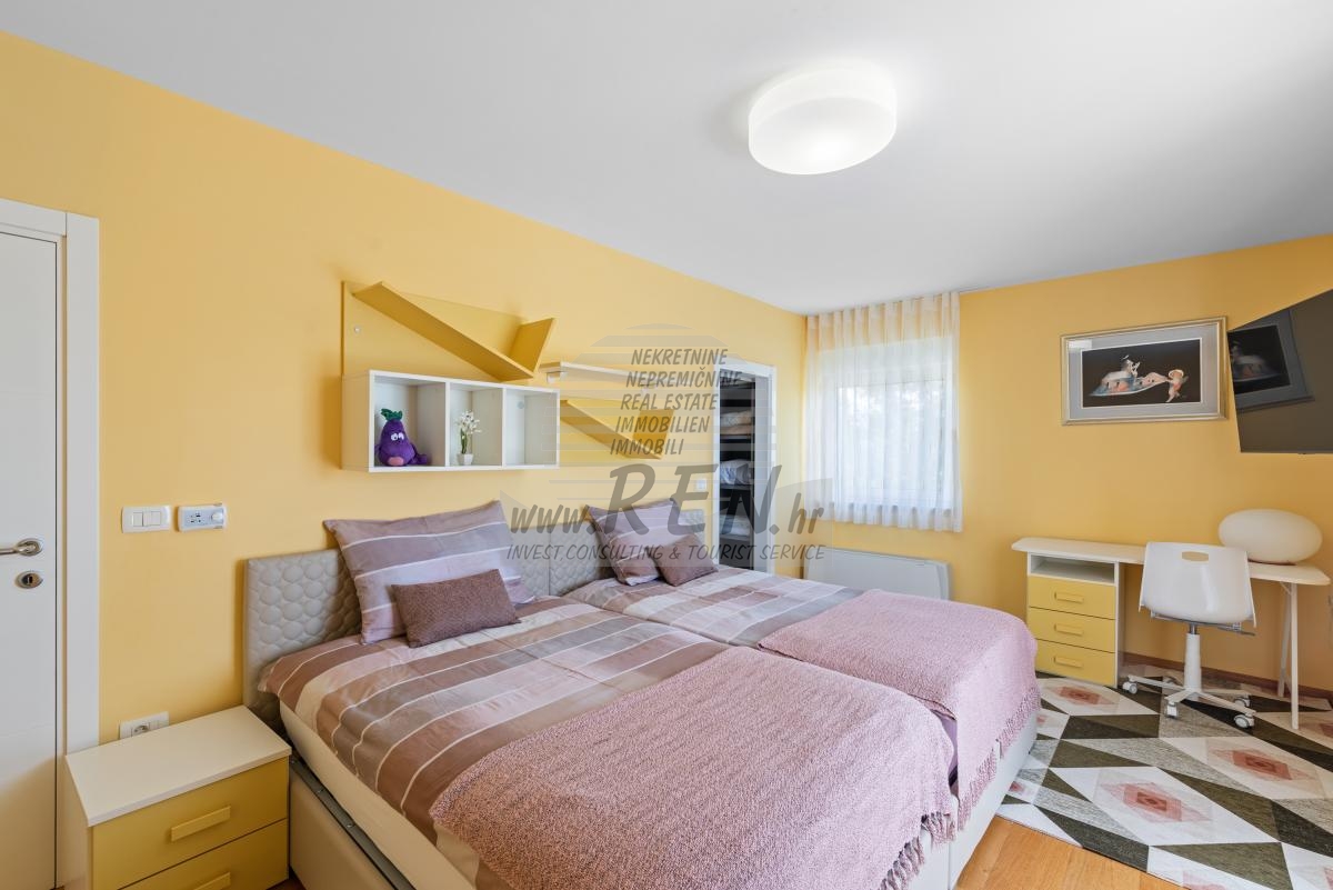 Haus mit Swimmingpool in ruhiger Lage in Novigrad 25