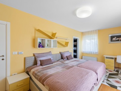 Haus mit Swimmingpool in ruhiger Lage in Novigrad 25