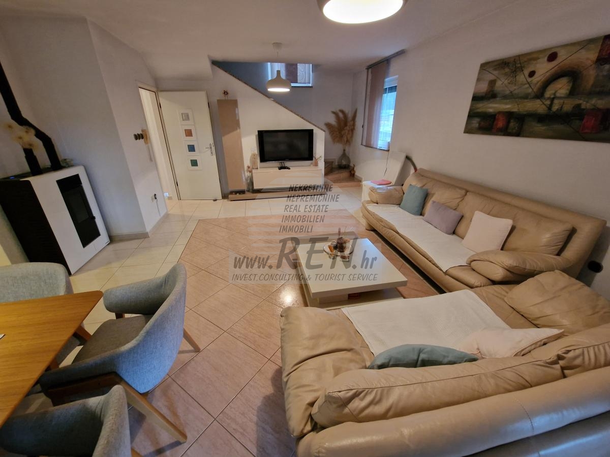 Einfamilienhaus in ruhiger Lage in der Nähe von Novigrad 15