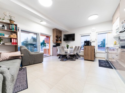 PRESTIGEHAUS MIT POOL – NUR 50 m VOM MEER 15