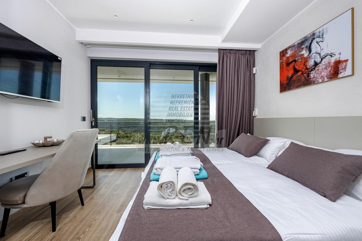 Luxury Villa with a unique view in Istria 39