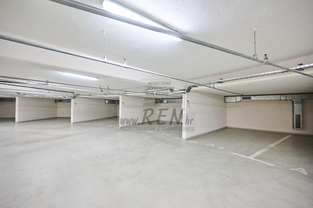 Apartment in the first row to the sea with elevator and garage 17