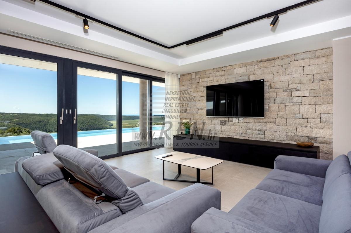 Luxury Villa with a unique view in Istria 12
