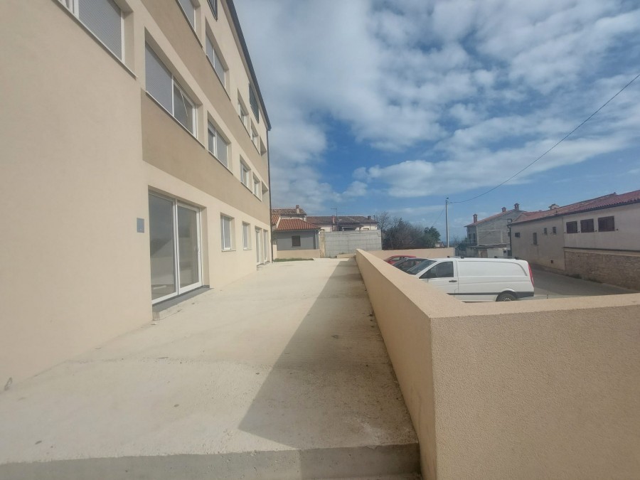 Poslovni prostor Ližnjan 11