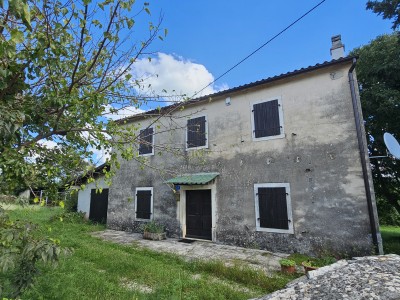 Pristna Istrska Stancija z Dvema Kamnitima Hišama in Pogledom na Naravo – Blizu Grožnjana 3