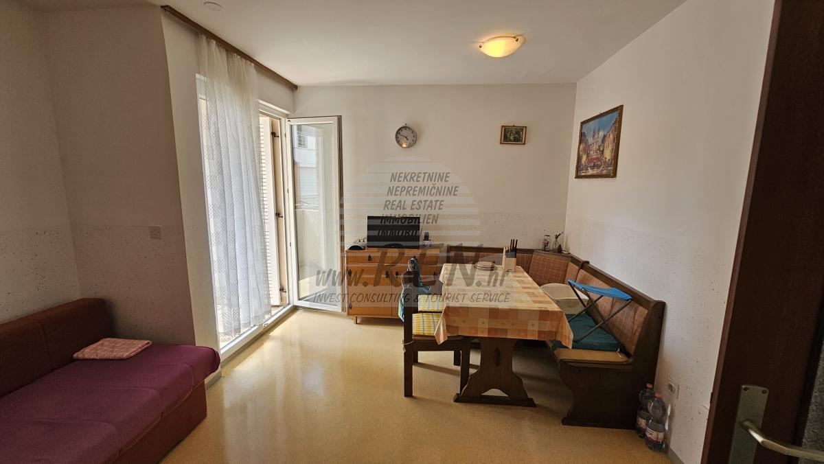 Chance in Meeresnähe – Wohnung nur 300 m vom Strand, Umgebung Novigrad (1/8)