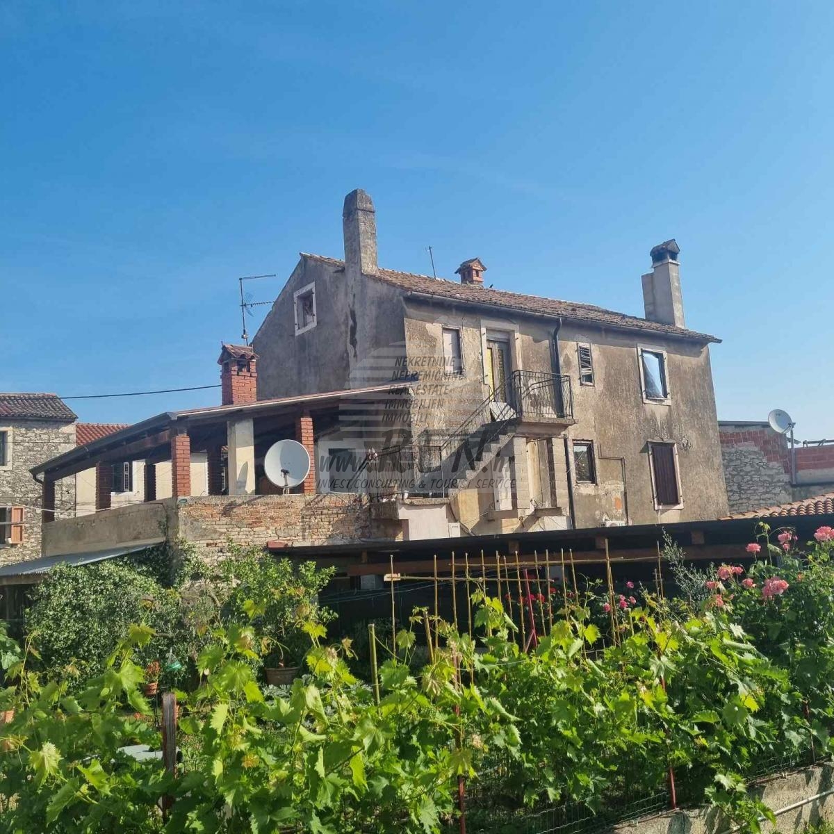 Casa con locale commerciale a Brtonigla 2