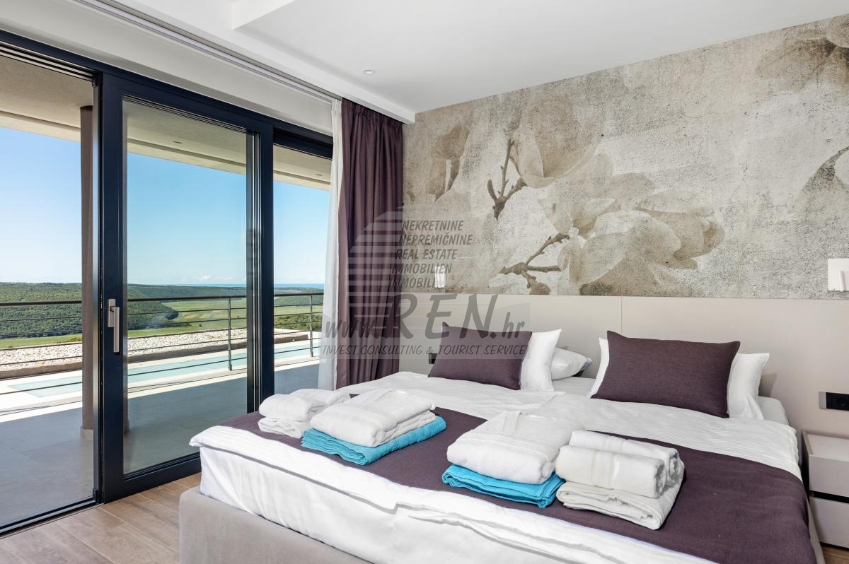 Luxury Villa with a unique view in Istria 25