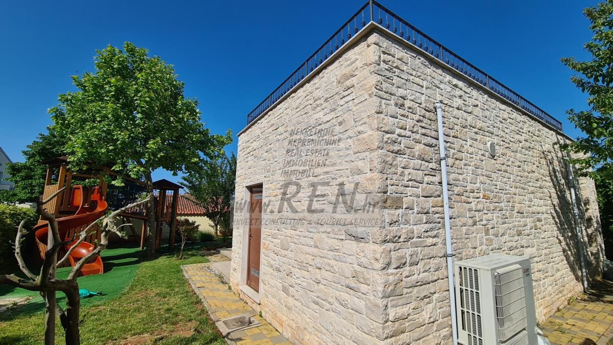 Moderna in luksuzna vila v bližini morja 3