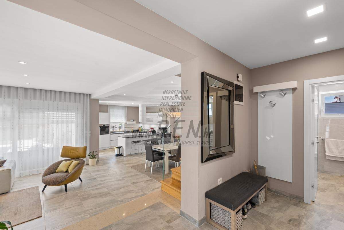 Haus mit Swimmingpool in ruhiger Lage in Novigrad 10