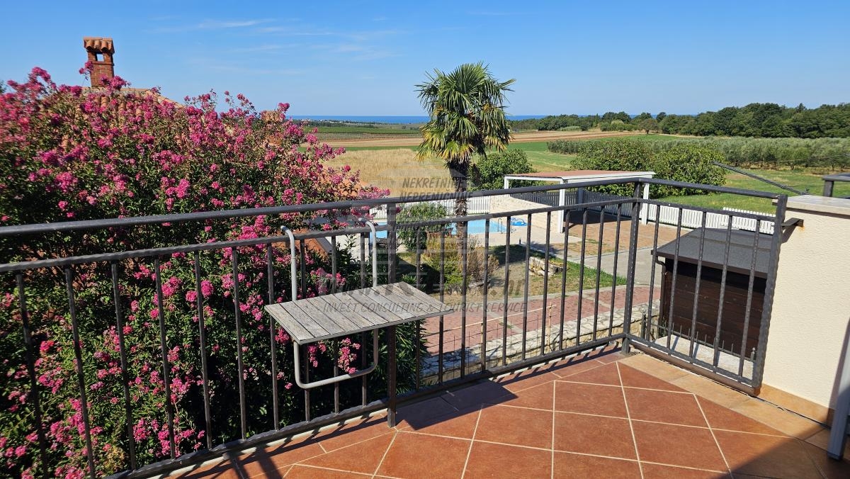 Mediteranska vrstna hiša s pogledom na morje – okolica Novigrada 1