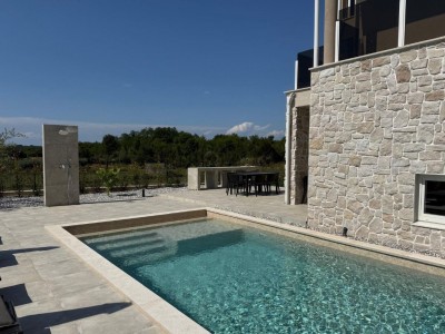 Doppelhaushälfte in ruhiger Lage mit herrlichem Blick auf das Meer und den Swimmingpool - in Gebäude 3