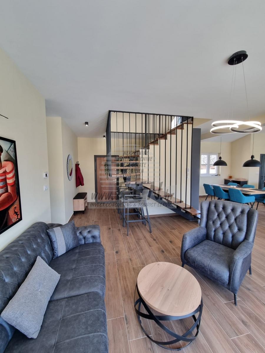Ein wunderschön eingerichtetes Haus mit einem zusätzlichen Arbeitszimmer 14
