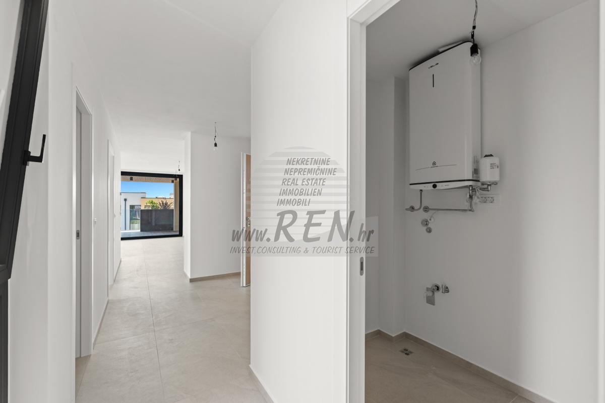Exklusive Wohnung mit Garten in Novigrad 4