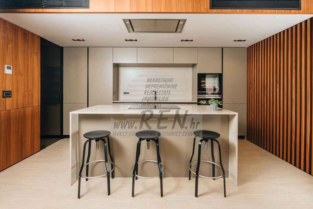 Luxuriöse Wohnung zum Verkauf im schönen Novigrad mit Meerblick 3