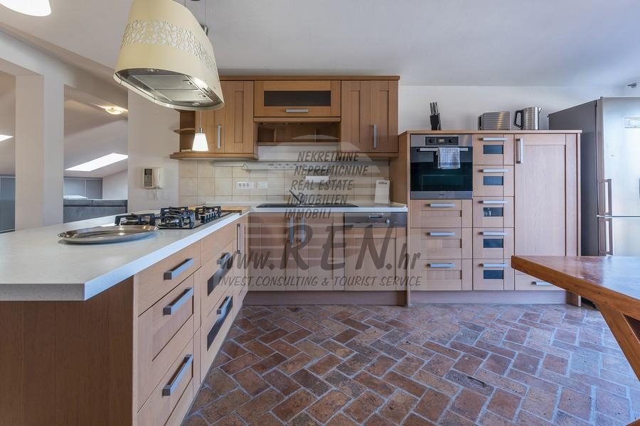 Penthouse in the center of Poreč 10