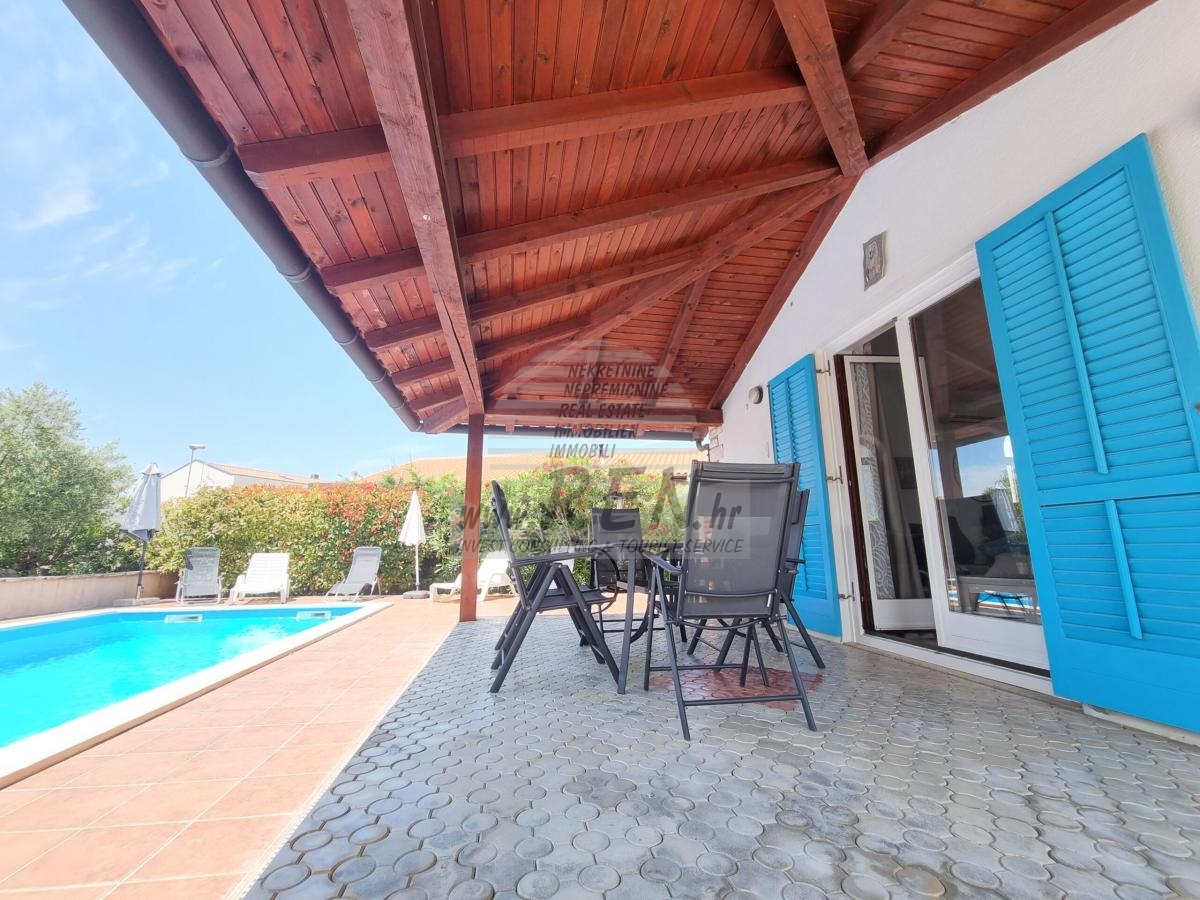 Haus mit Schwimmbad 6