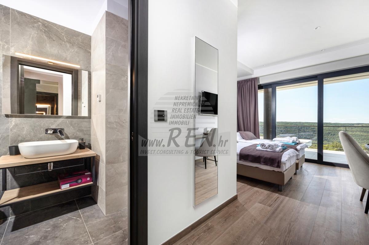 Luxury Villa with a unique view in Istria 35