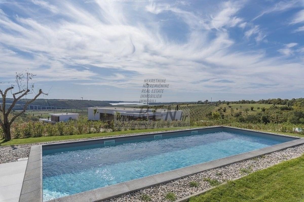 Modern Villa near Novigrad 1